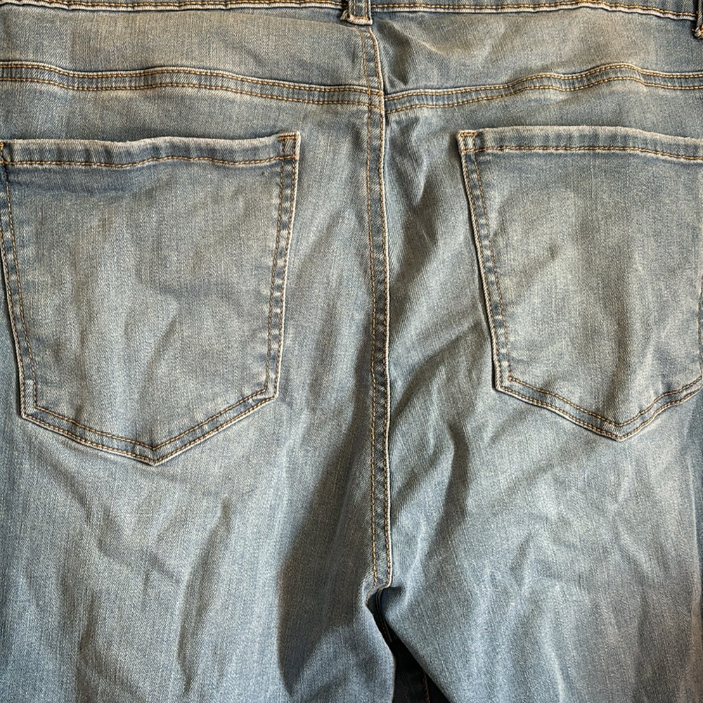 Plus Size Ripped Jeans - Picture 9 of 10